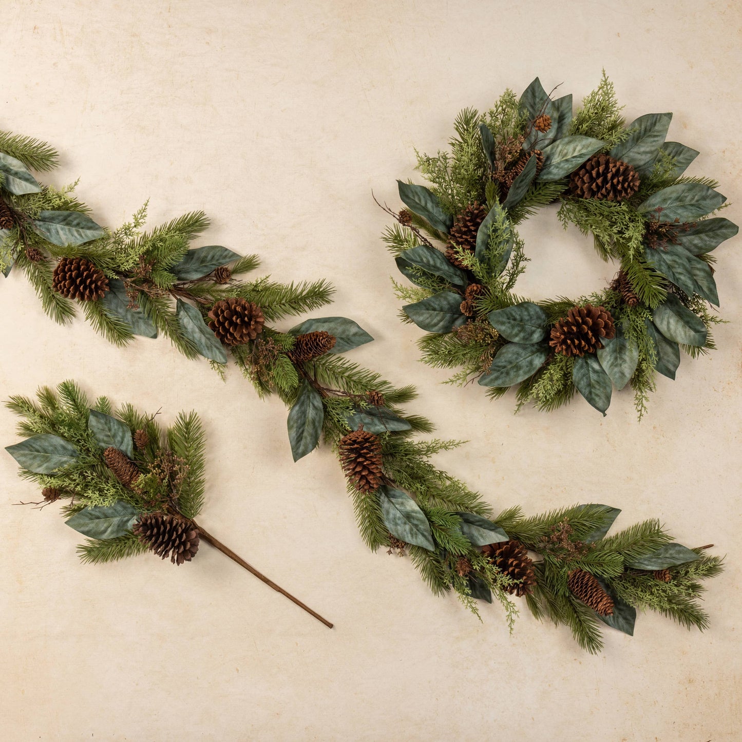 24" CEDAR, PINE & MAGNOLIA WREATH