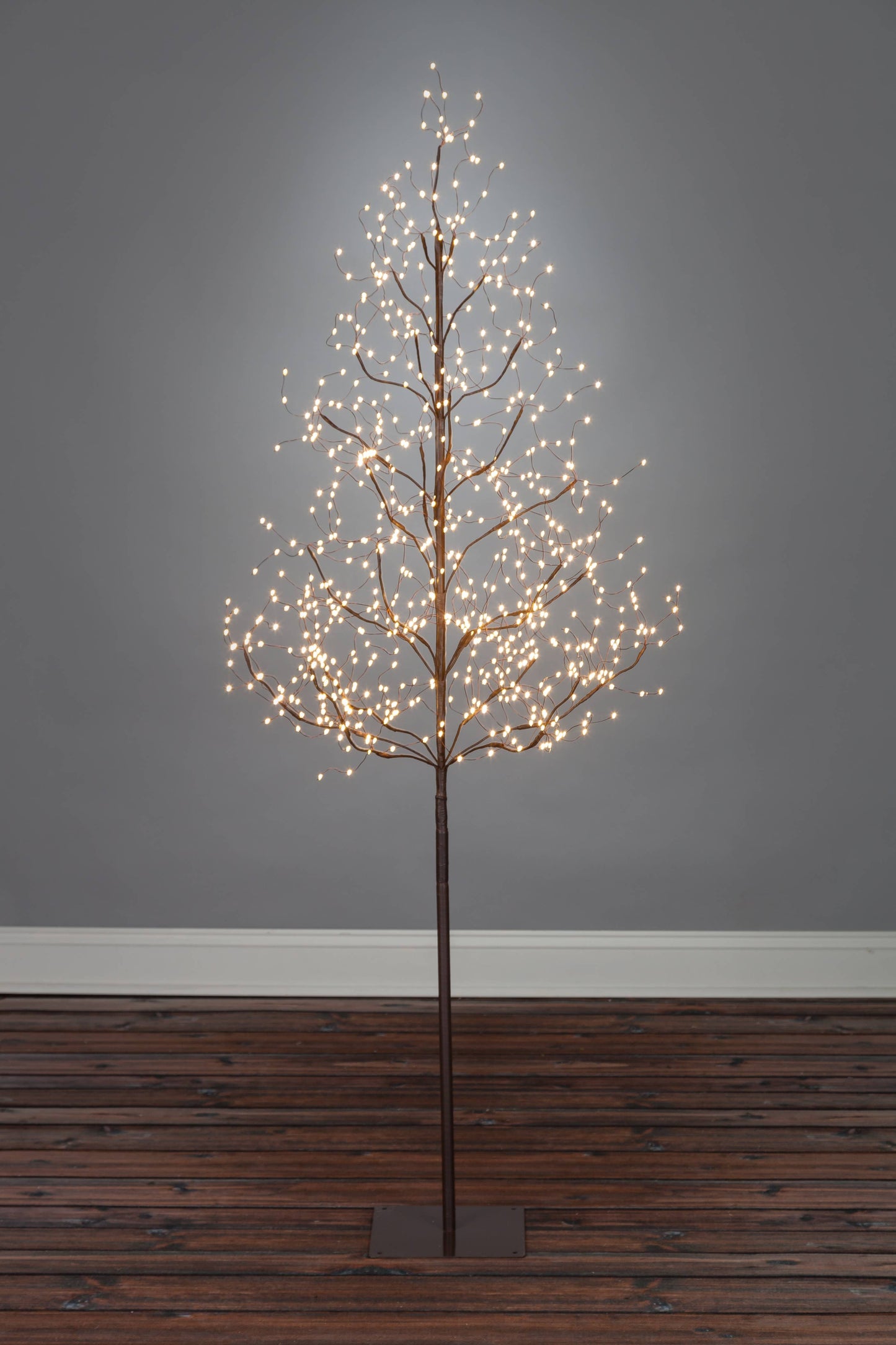 The Gerson Companies - 6' Brown Electric LED Christmas Tree with 690 LED Lights